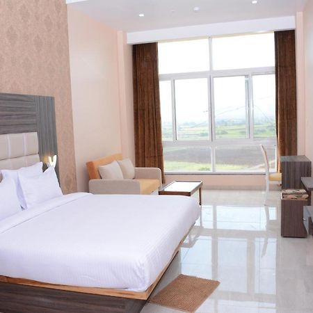 Ratnaa Resort Khamshet Eksteriør billede