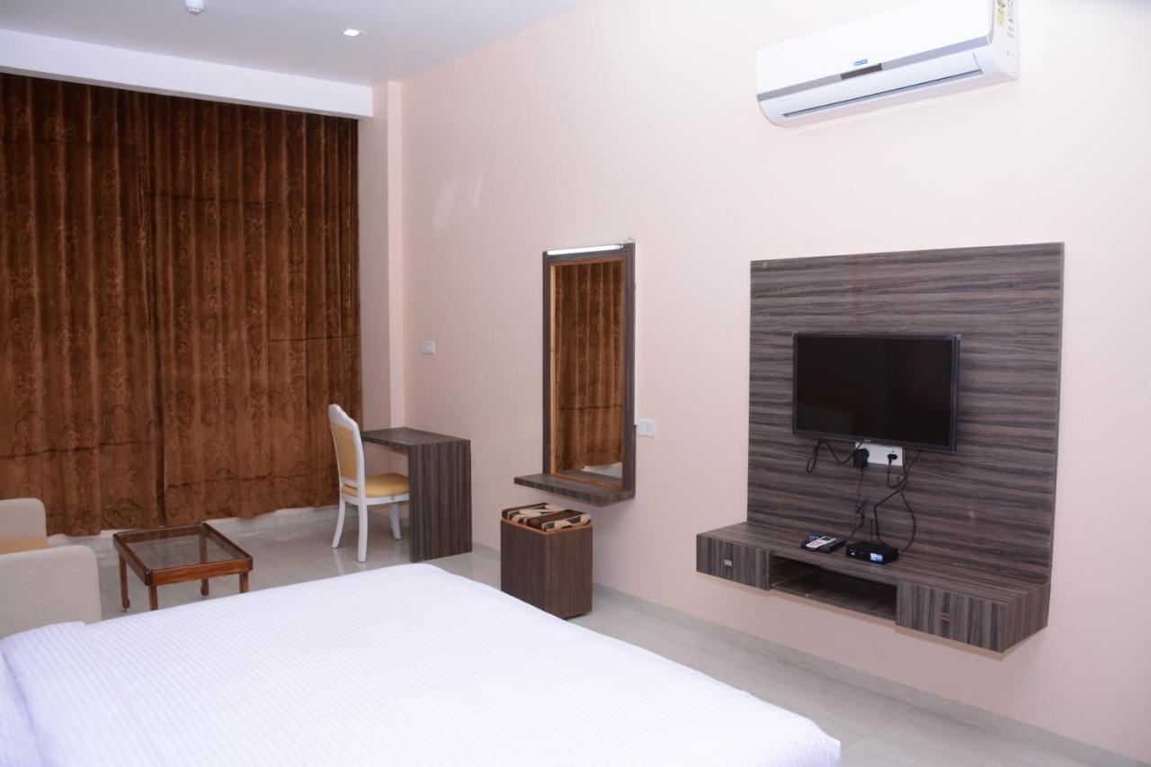 Ratnaa Resort Khamshet Eksteriør billede