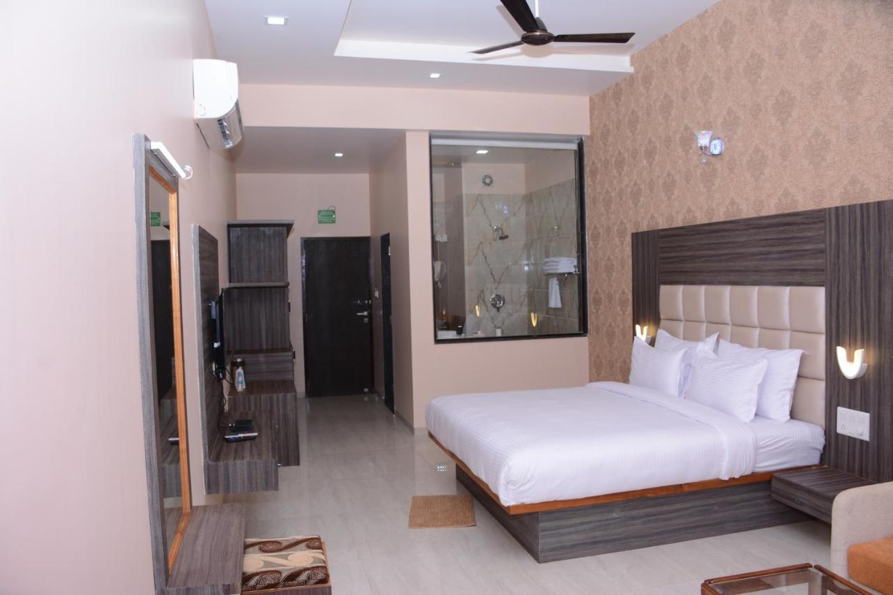 Ratnaa Resort Khamshet Eksteriør billede